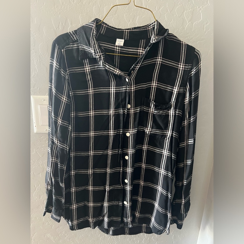 Old navy black and white plaid long sleeve XS